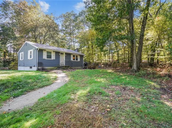40 Westwood Rd, Lincoln, RI 02865