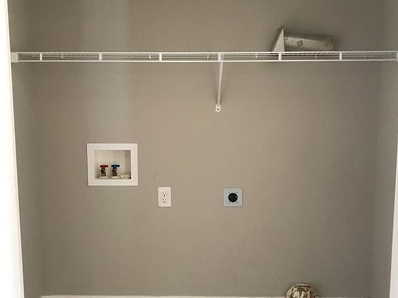 Washer/Dryer hookup
