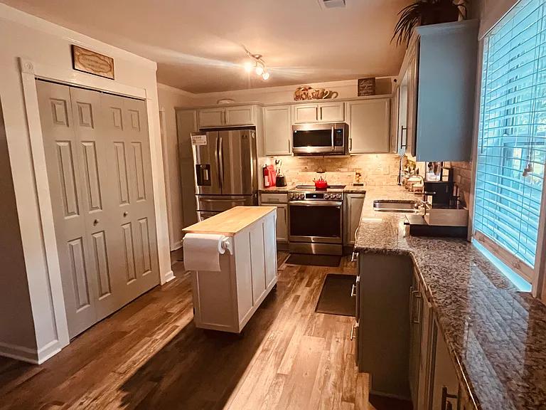 816 Summit St — Photo 24