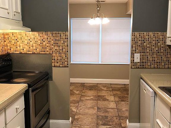 5th image of 6821 Wildwood Ct