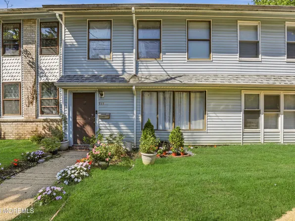 111 Williamsburg Lane, Lakewood, NJ 08701