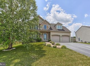160 Austin Dr, Mount Wolf, PA 17347