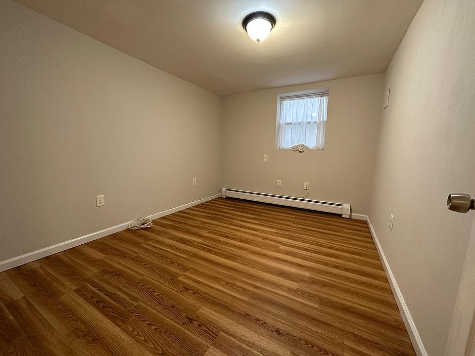 2nd image of 3052 Brighton 7th St Floor 1