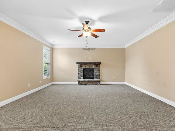 5th image of 204 Harvest Wood Ln
