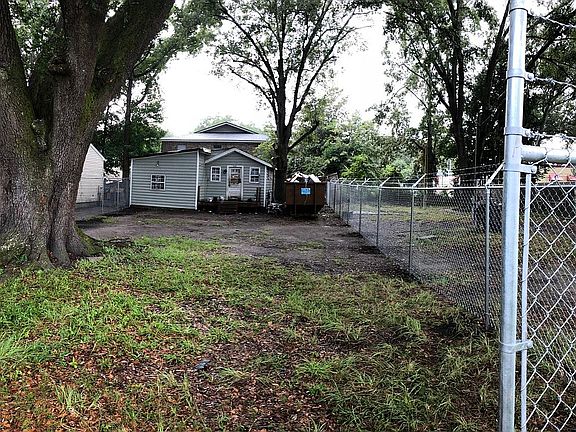 3rd image of 5639 Leiderman St