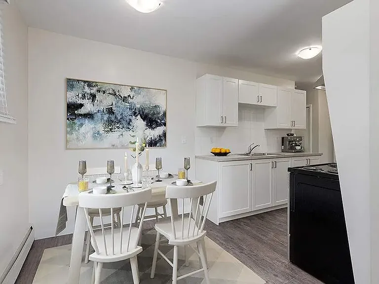 549 Belfast St SE #5 — Photo 5