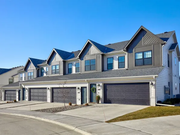 14154 Wilden Dr, Urbandale, IA 50323