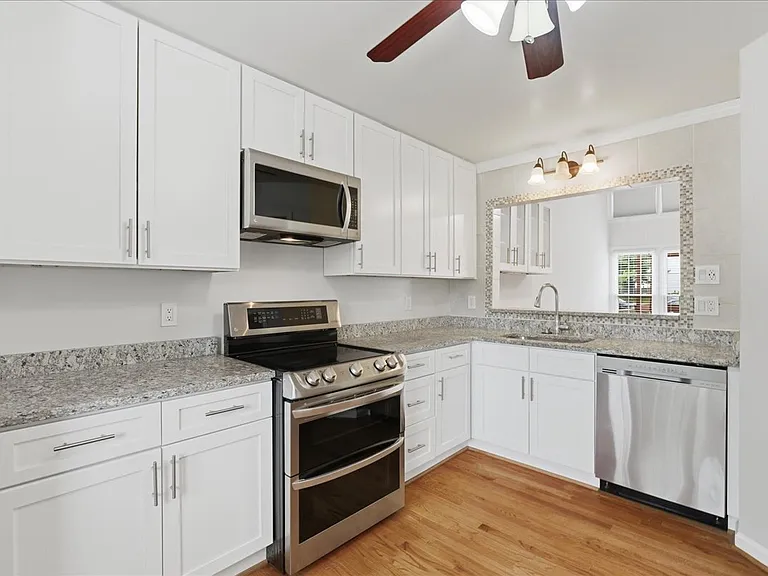 13937 Middle Creek Pl — Photo 4