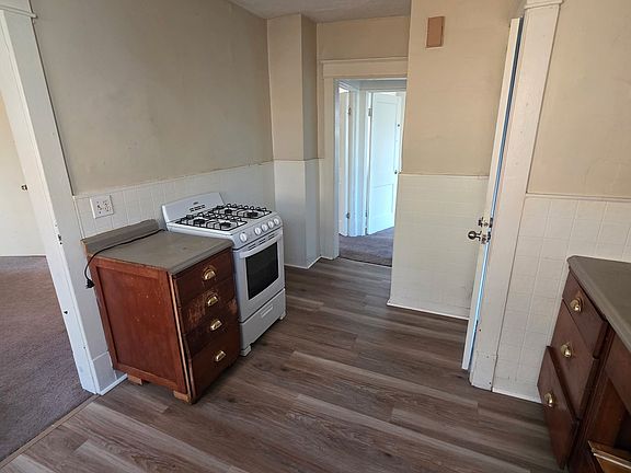 2nd image of 1110 Wallace St #2