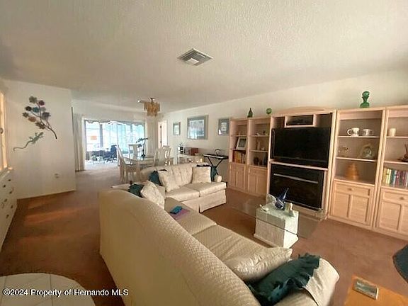 5th image of 2240 Danwood Dr