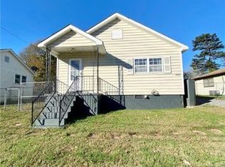 1317 13th St NE, Hickory, NC 28601