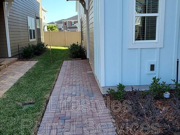 3rd image of 44 Carmella Ct