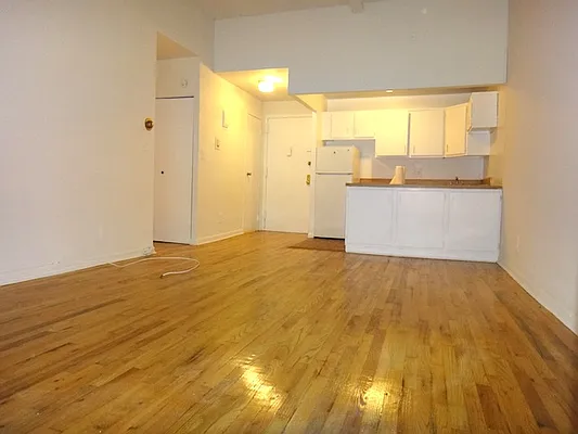 Rented by KVNY Soho | media 24