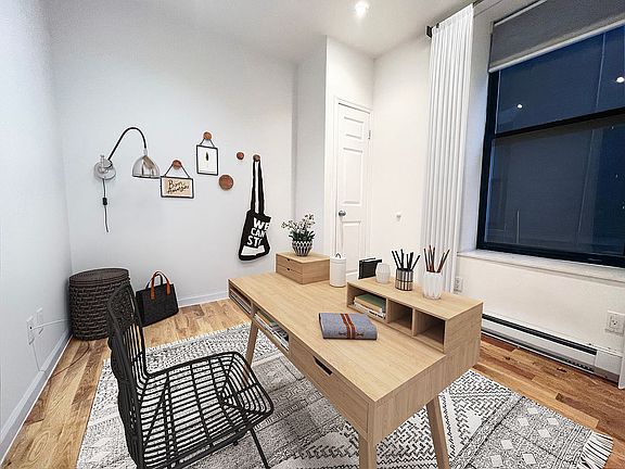 3rd image of 320 Manhattan Ave #9B