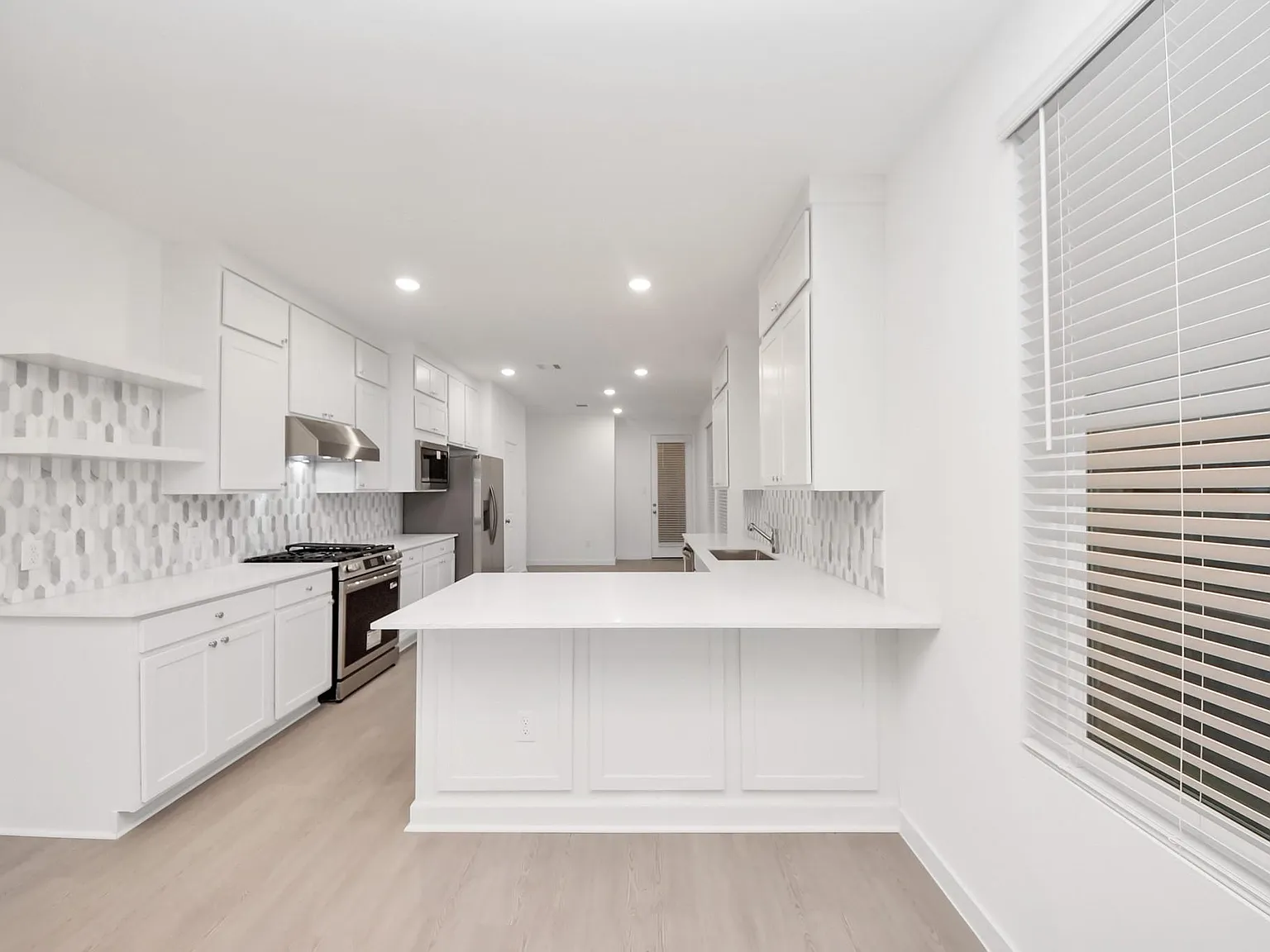 4 bed, 2.0 bath, $2,150 — Photo 4