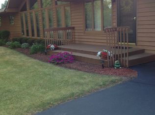 19N820 Square Barn Rd, Huntley, IL 60142