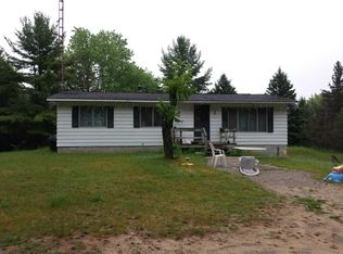 7469 Lake Ann Rd, Lake Ann, MI 49650