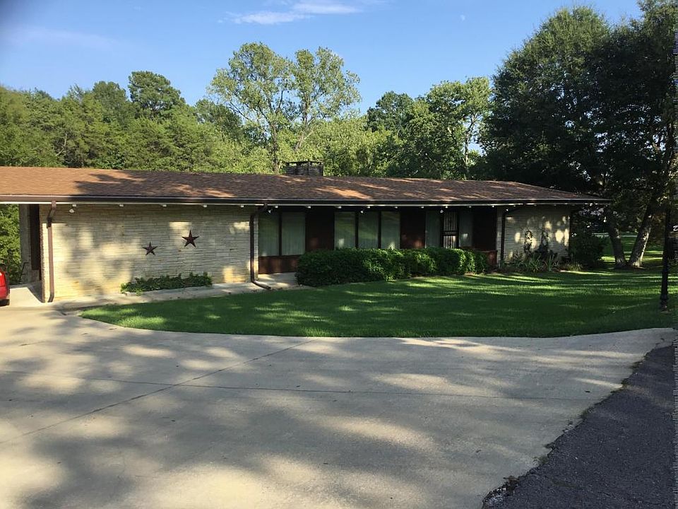 1st image of 100 Wildwood Dr