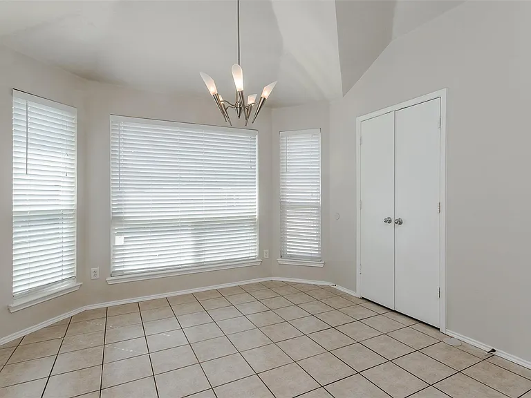 1017 Caleb St — Photo 7