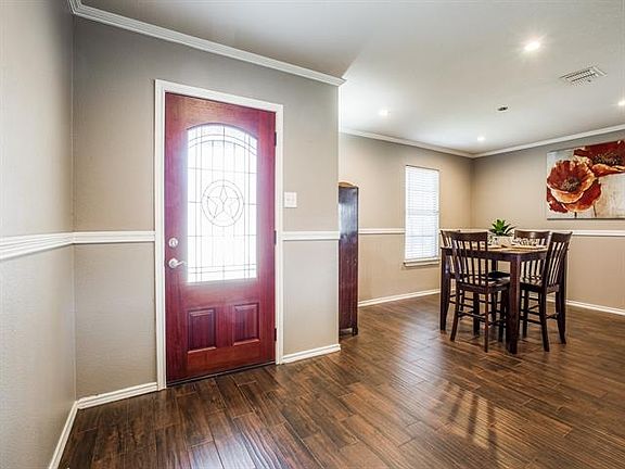 3rd image of 2501 Sierra Dr