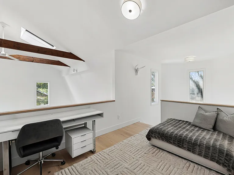 5 Cowhill Ln — Photo 13