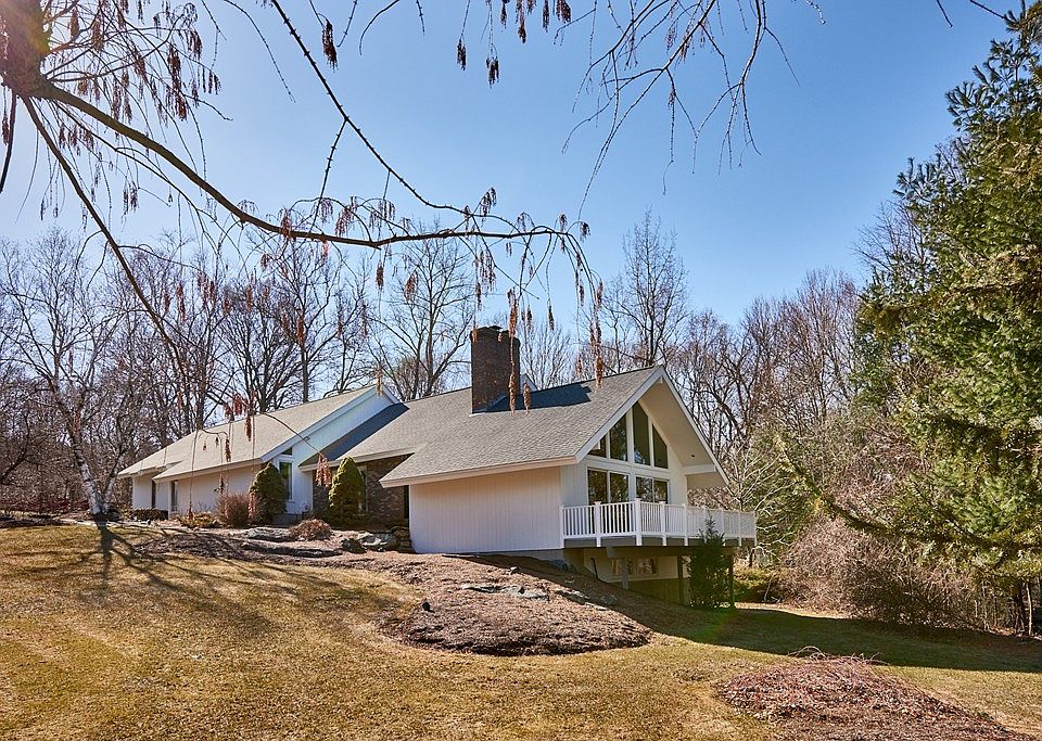 1st image of 7 Highridge Rd