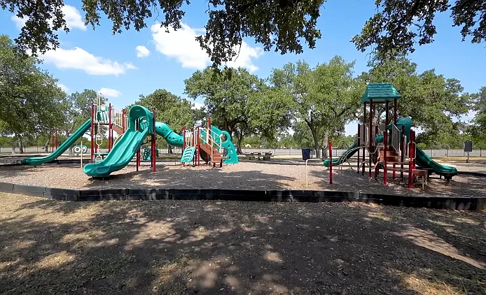 107 Bertram Oaks Dr — Photo 21