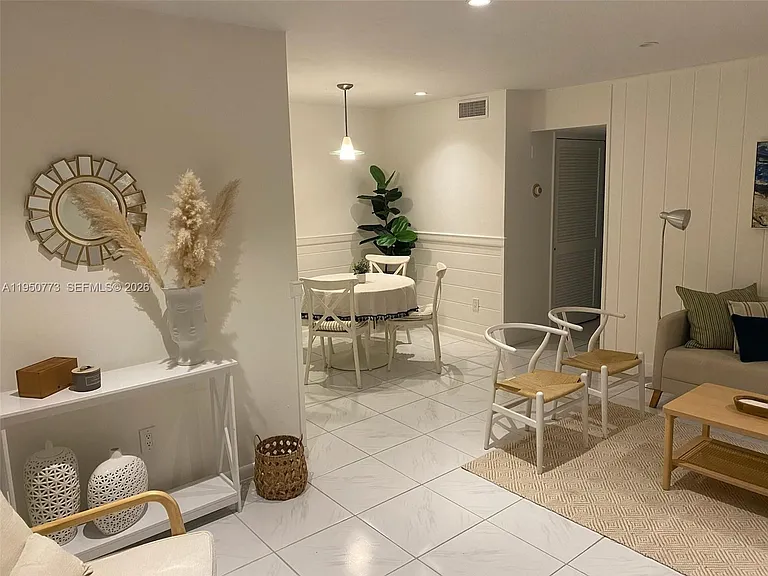 255 Sunrise Dr #308 — Photo 3