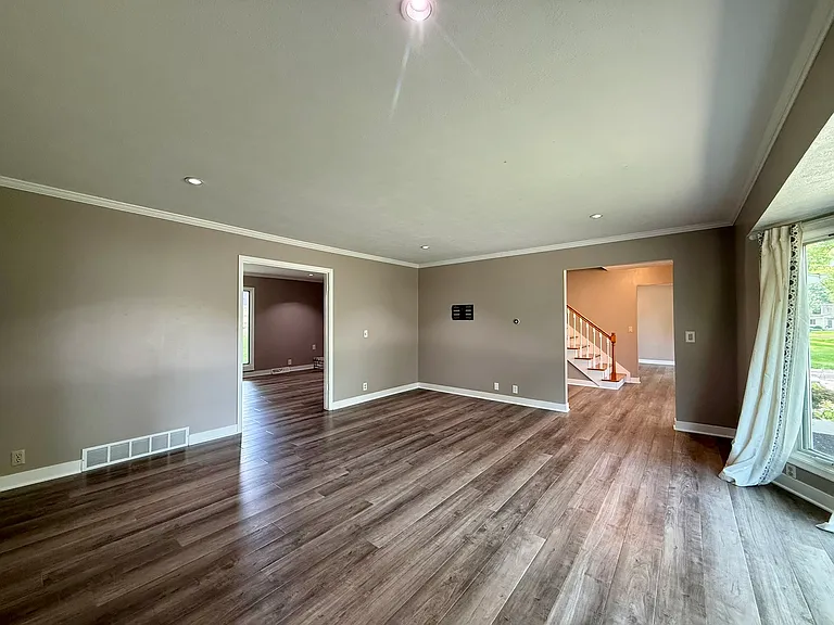 9325 Pauline St — Photo 8