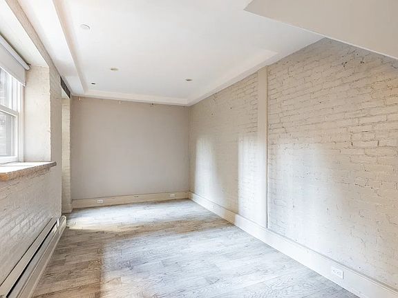 4th image of 3 W 73rd St APT 1R