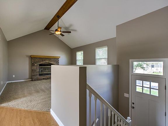 3rd image of 1027 SW Twin Creek Dr