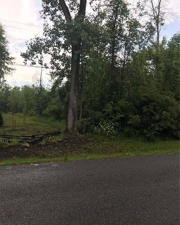 2nd image of 8350 Northfield Rd