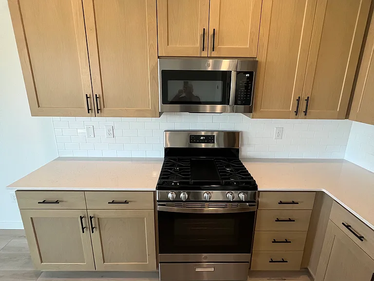 17828 NW 10th Pl #17828 — Photo 8