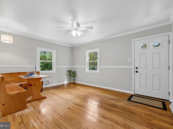 2nd image of 4219 Round Hill Rd