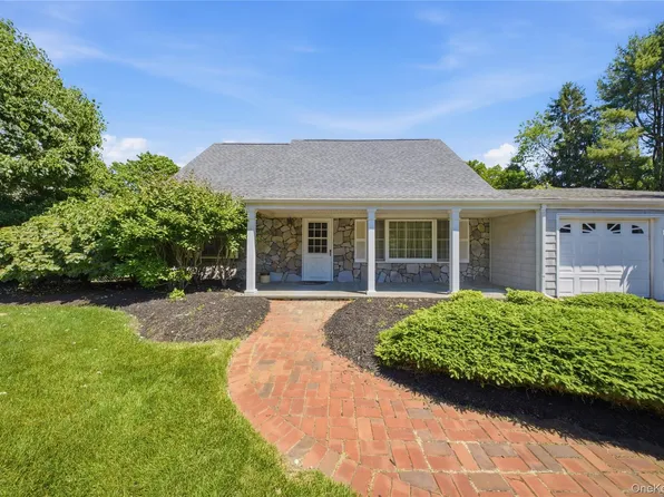 139 Sycamore Circle, Stony Brook, NY 11790