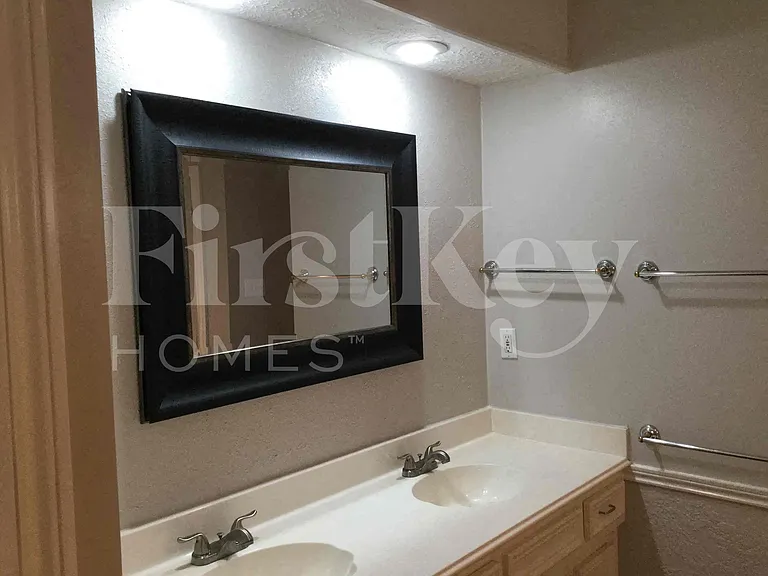 12906 Elmington Ct — Photo 11