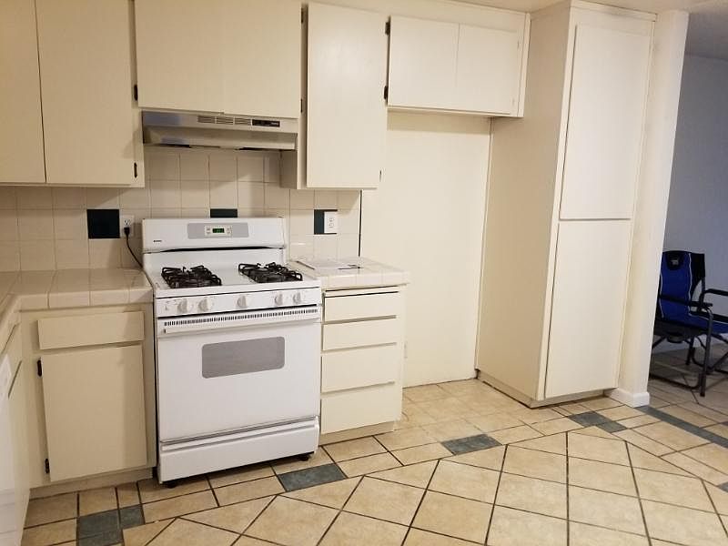 1st image of 2834 Amherst Dr