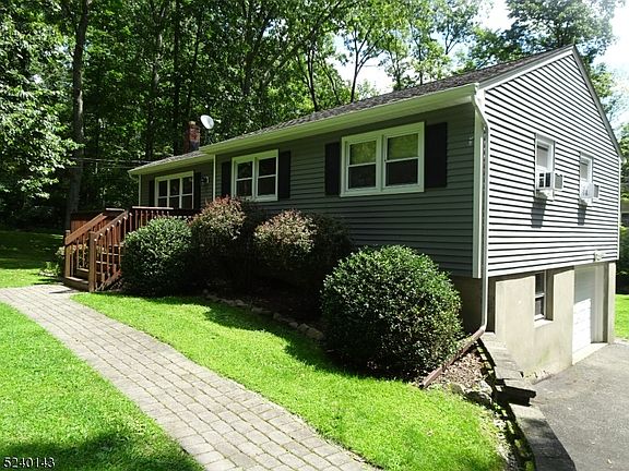 2nd image of 912 Aspen Dr