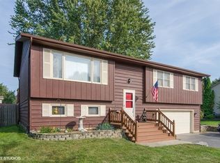 12N355 Tina Trl, Elgin, IL 60124