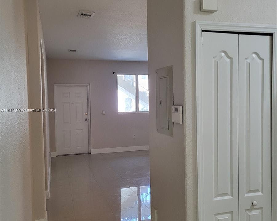 1st image of 2811 SE 17th Ave Unit 103
