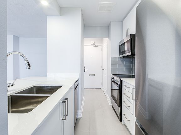 5th image of 88 Redpath Ave