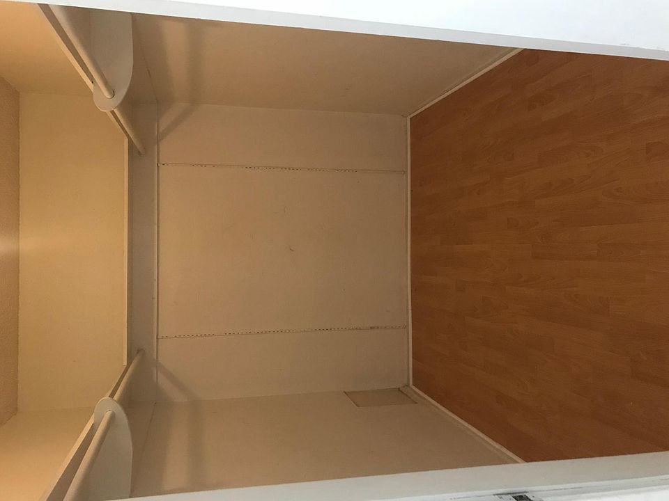 1st image of 186 W 8th St