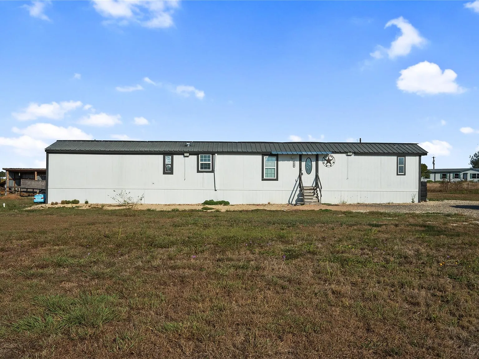 3 bed, 2.0 bath, 1170 sqft, $1,500 — Photo 3