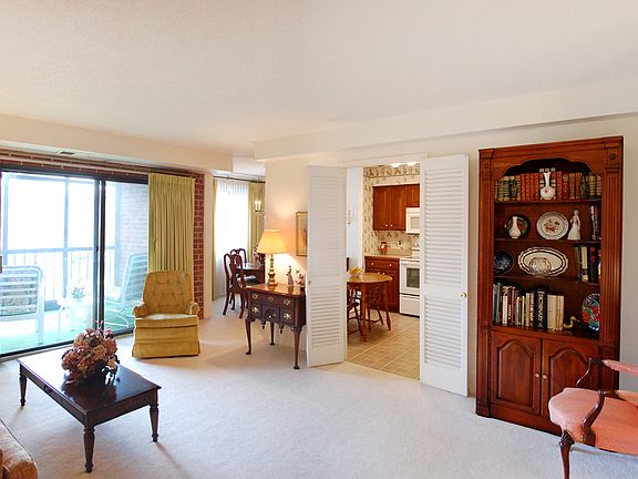 4th image of 4702 Linden Knoll Dr APT 321