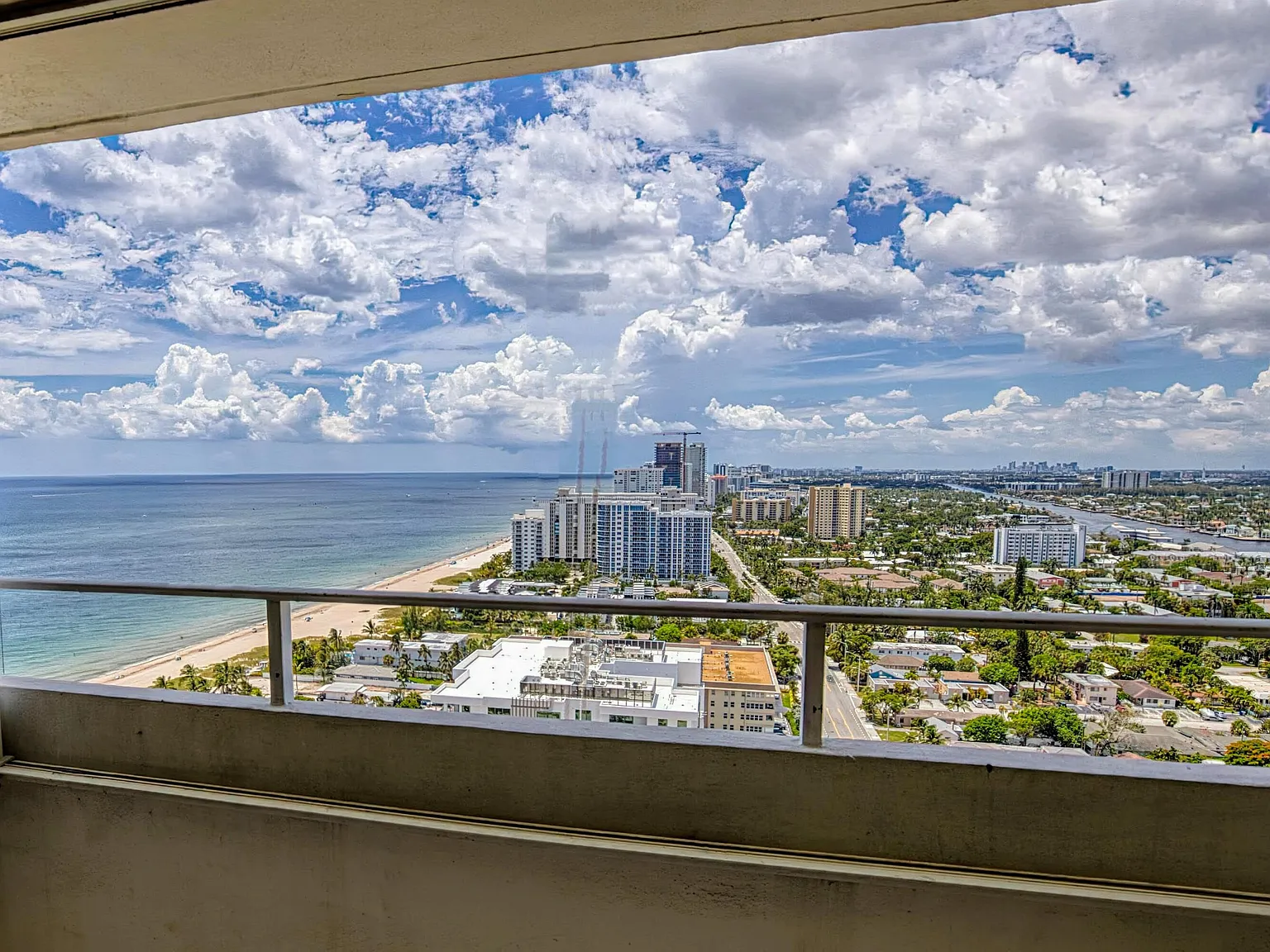 1 bed, 1.0 bath, 721 sqft, $2,200 — Photo 3