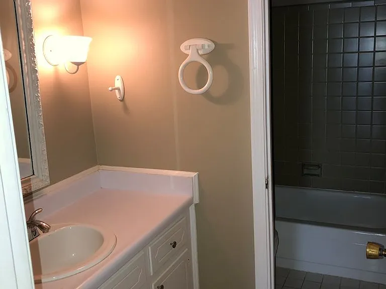 307 Blue Wave Properties, Llc — Photo 4