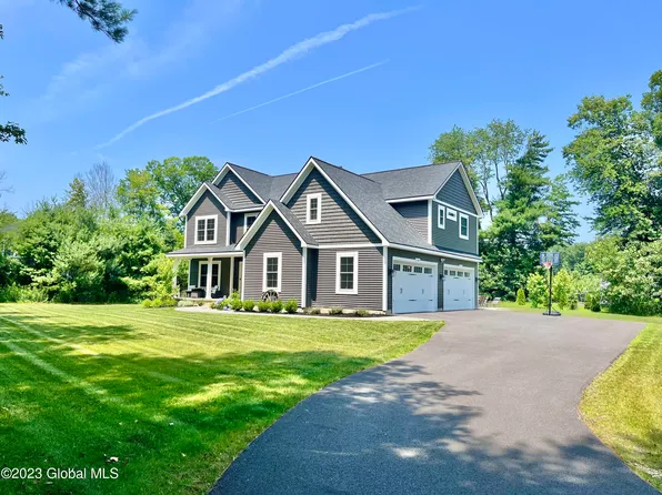 32A Linden Park Drive, Halfmoon, NY 12065