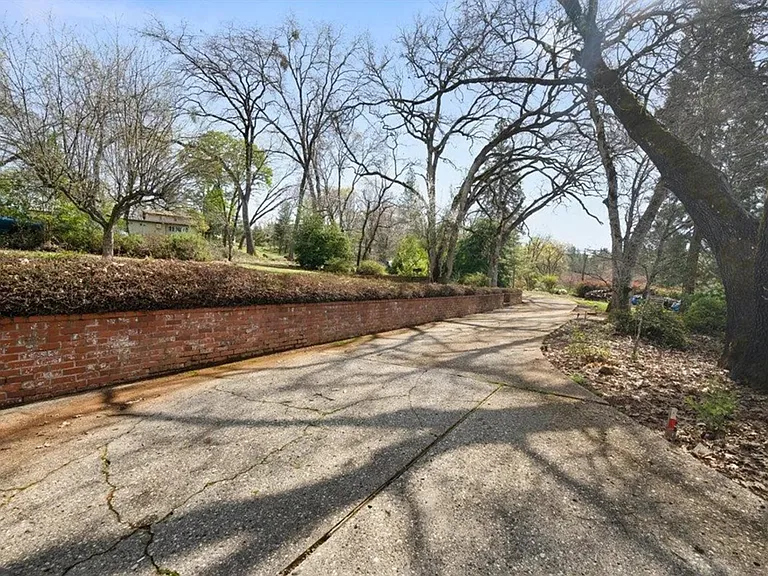 419 Greenwood Dr — Photo 21