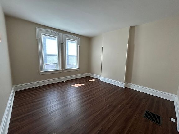 3rd image of 1001 Kentucky St #A