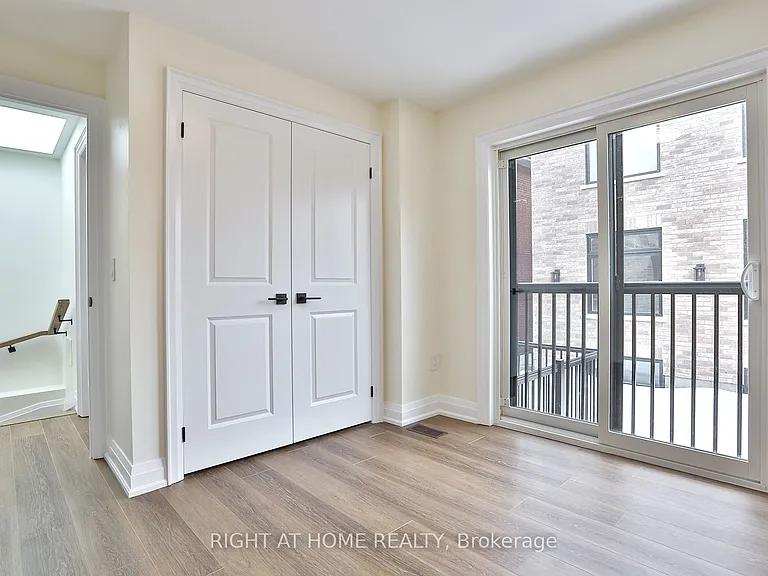 39 15th St #4 — Photo 12